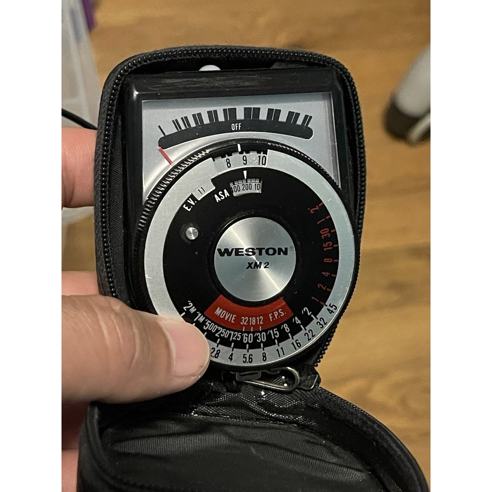 Weston XM-2 Model 550 Light Meter in leather zip case. Made in Japan, not tested